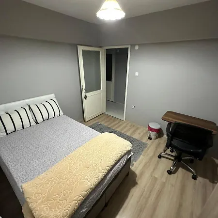 Apartment Shared 02 *